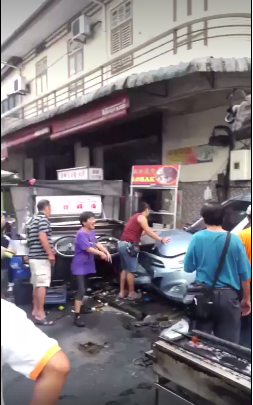 Lady Driver Ploughs Through 4 Penang Hawker Stalls, Flees Accident Scene - World Of Buzz