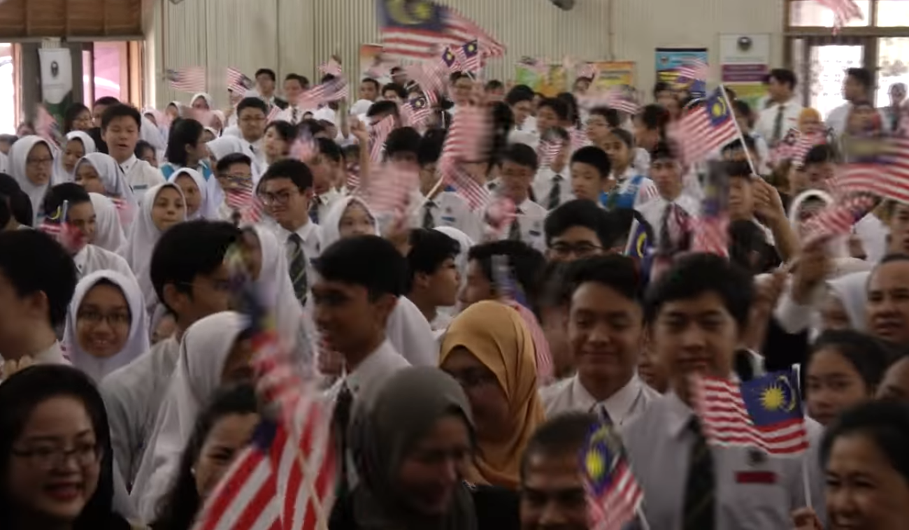 Malaysian School Students Have to Sing this New Song During Assembly - World Of Buzz 2