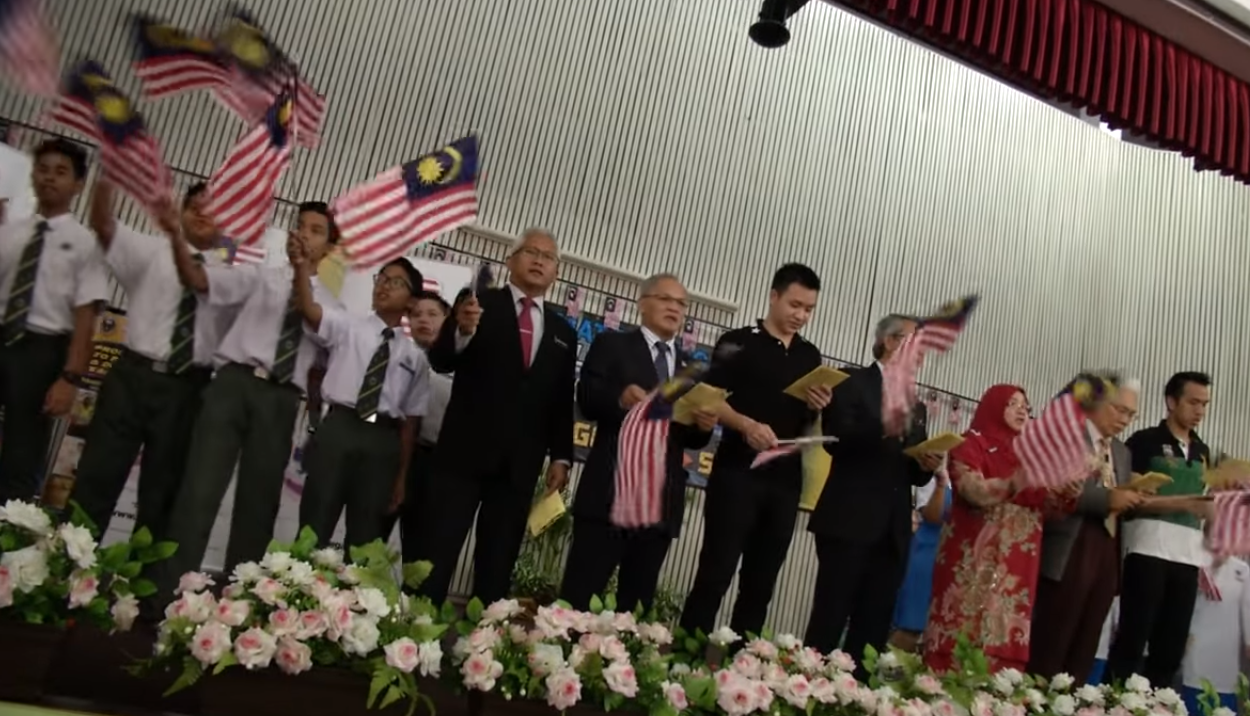 Malaysian School Students Have to Sing this New Song During Assembly - World Of Buzz