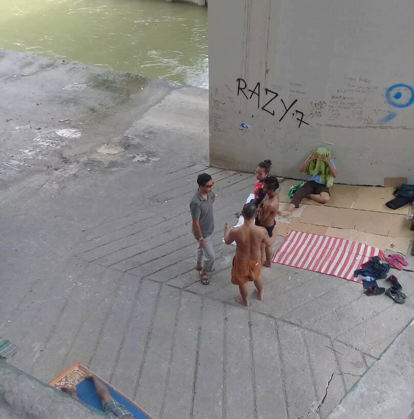 Malaysian Shares Sad Story Of Underground Homeless Community, Decides To Help Them - World Of Buzz 1