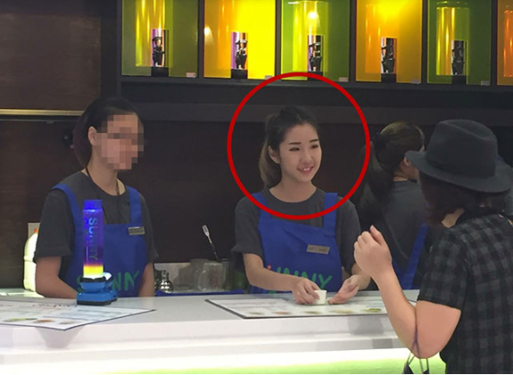 Pretty Malaysian Girl Working In Beverage Shop Has Got Netizens Thirsty - World Of Buzz 1