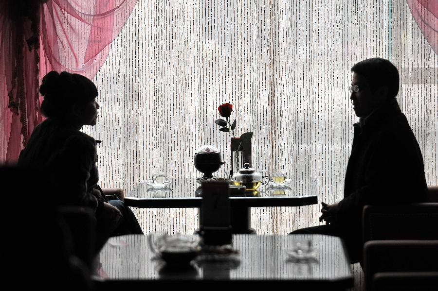 Single Chinese Mother Falls In Love And Gets Pregnant By Daughter's Blind Date - World Of Buzz
