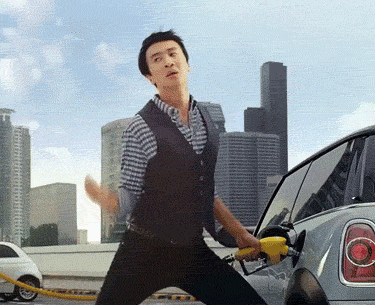 10 Ridiculous Things Malaysians Do When Pumping Petrol - World Of Buzz 8