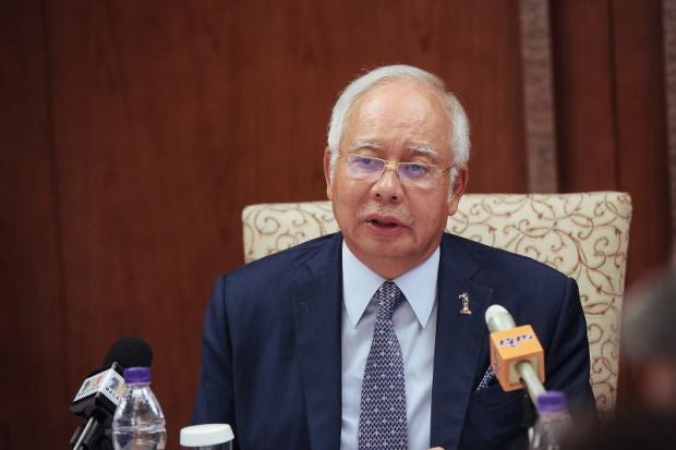 "Barisan Nasional Takes Care of the People," Says Prime Minister Najib Razak - World Of Buzz