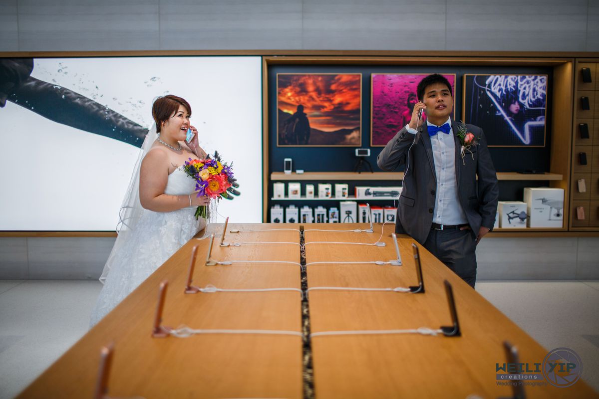 Cute Singaporean Couple Took Their Wedding Photos at The Apple Store - World Of Buzz 14