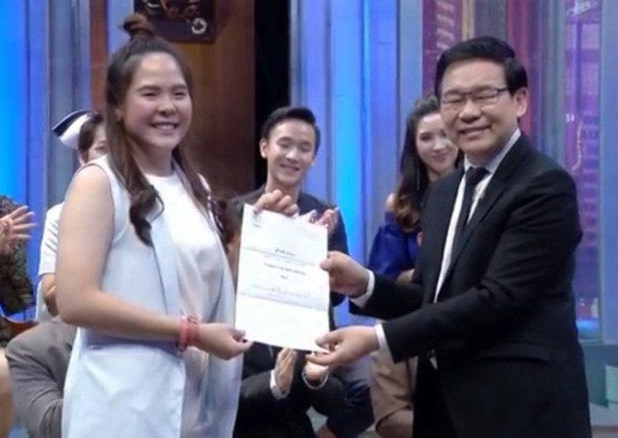 Disabled Young Lady Gets Dream Job, Earns RM120,000 a Month! - World Of Buzz 4