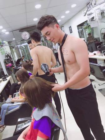 Handsome Hunks Attract Customers to Newly Opened Vietnam Beauty Salon - World Of Buzz 2