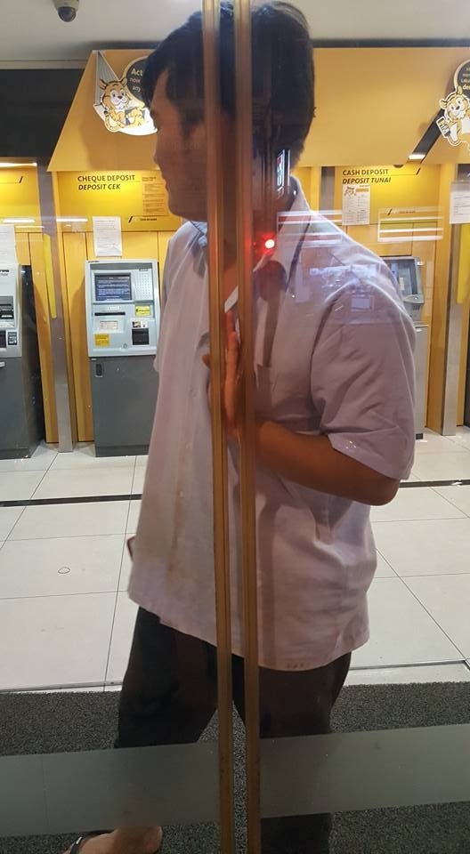Malaysian Girl Shares Hilarious Experience Of Boyfriend Getting Trapped Inside Bank - World Of Buzz 1