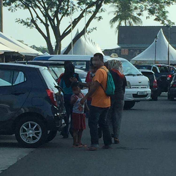 Malaysian Girl's Car Gets Attacked By Family Who Snatched Her Parking Spot - World Of Buzz 2