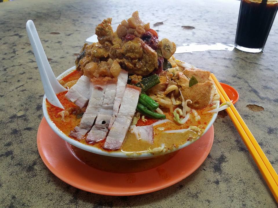 Malaysian Netizens are Freaking Out Over this Monstrous Curry Laksa - World Of Buzz 6