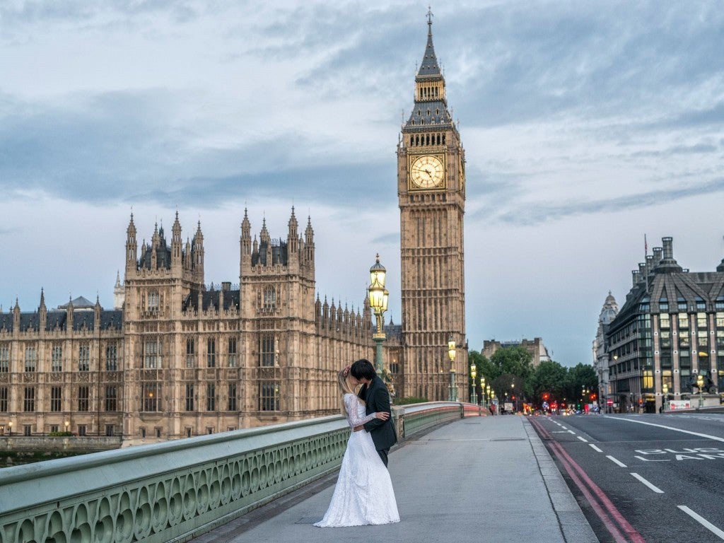 Malaysian Takes His OWN Wedding Photos and Travels to 15 Countries to Do It! - World Of Buzz 7