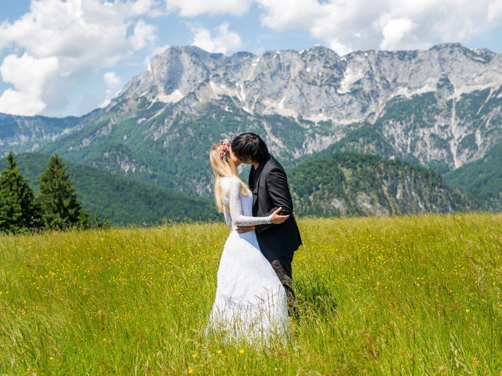 Malaysian Takes His Own Wedding Photos And Travels To 15 Countries To Do It! - World Of Buzz 8