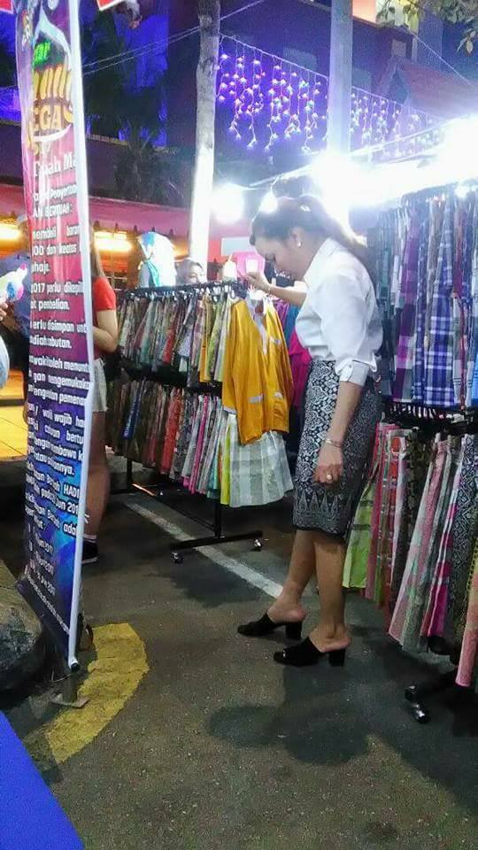 Malaysians Mind-Blown When Korean Lady Ingeniously Turns Sampin Into A Skirt - World Of Buzz 1