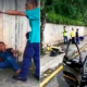 Man Spots Snatch Thieves Stealing Girl'S Bag, Crashes Car Into Them To Prevent Escape - World Of Buzz