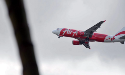 Passenger Onboard Air Asia X'S Troubled Flight Defends Pilot, Appalled By Hate Remarks - World Of Buzz