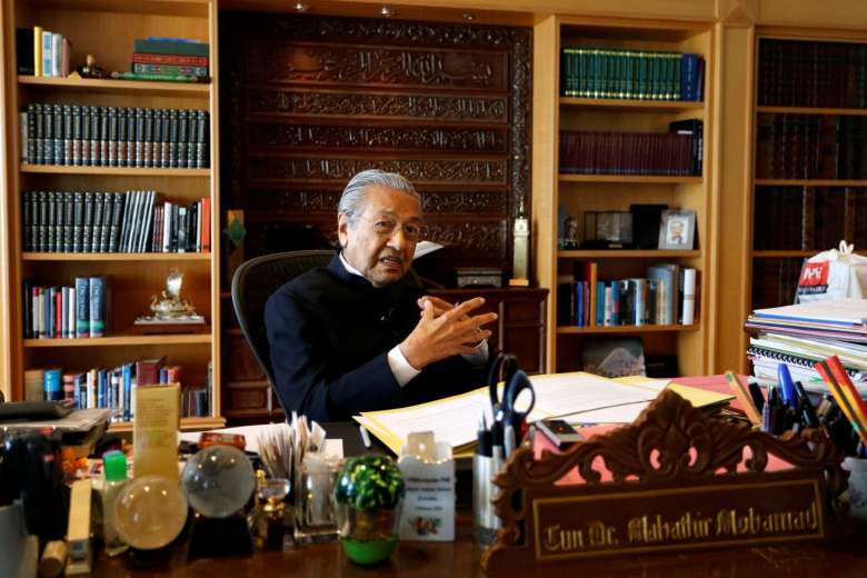 "PKR Agrees to Appointing Dr. Mahathir as Opposition Leader" According to a Source - World Of Buzz 2
