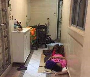 Singaporean Employers Leave Maid To Sleep On Corridor As They Go For Holiday - World Of Buzz 1