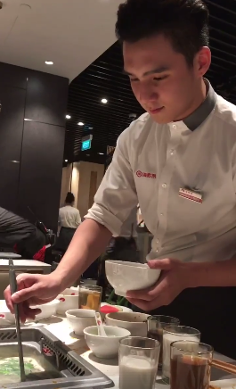 Singaporeans Suddenly Become Hungry After Hunky Hot Pot Waiter Goes Viral - World Of Buzz 4