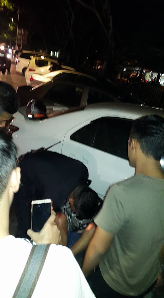 Thief Smashing Car Windows Caught By Angry Crowd At Kepong Night Market - World Of Buzz 2