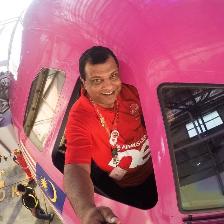 Tony Fernandes Reveals Names of Four Adorable Stray Dogs Adopted by AirAsia - World Of Buzz 2
