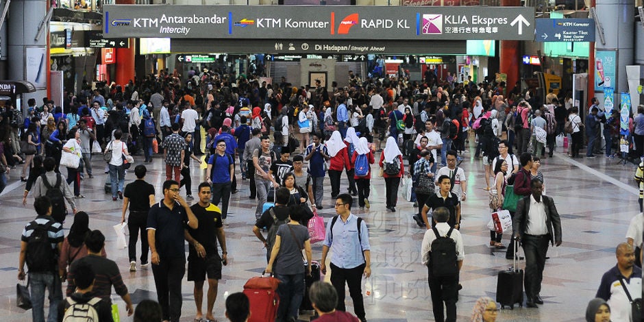 Young Man Tragically Falls To His Death At Kl Sentral Station - World Of Buzz 1