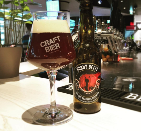 6 Craft Beer Bars in Klang Valley to Visit for Your Next Happy Hour Session - World Of Buzz 2