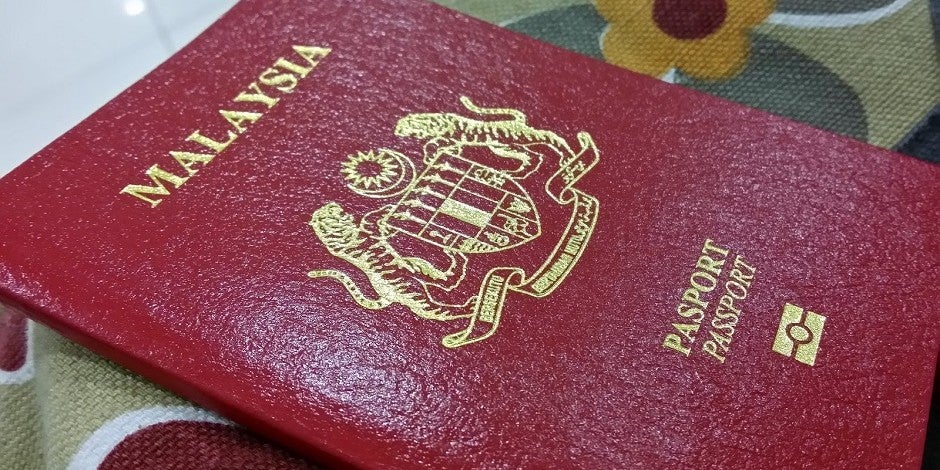 Careless Malaysians Will Have To Pay A Penalty Up To Rm1,000 For Lost Passports - World Of Buzz