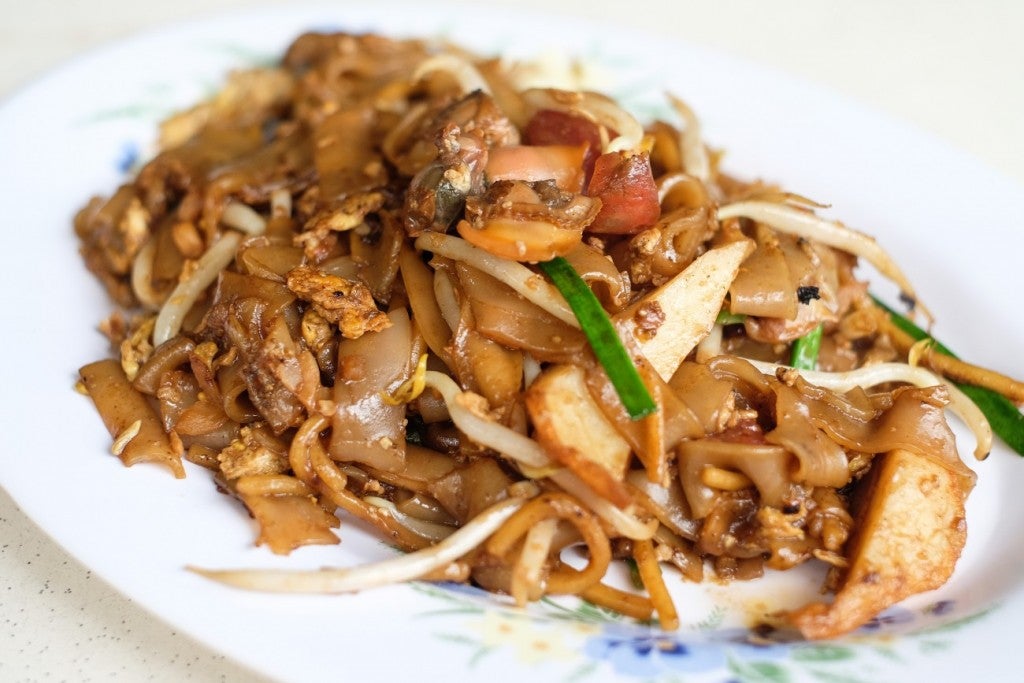 Char Kway Teow Seller Offers Cooking Lessons to Raise Funds for Cancer Treatment - World Of Buzz 3