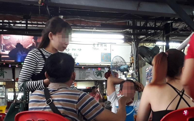 High Currency and Cheap Prostitutes Lure Singaporean Uncles Over to Johor Bahru - World Of Buzz 1
