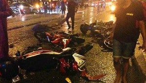 Johor Motorcyclists Stop To Help Crash Victims, End Up Getting Killed In Another Accident - World Of Buzz