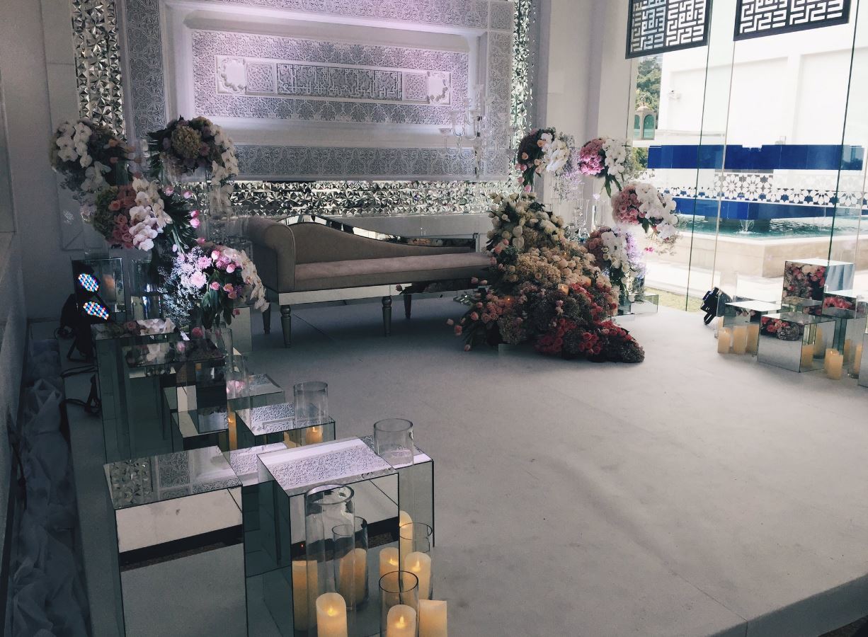 Malay Wedding Looks Like It Was Held In Church? - World Of Buzz 14