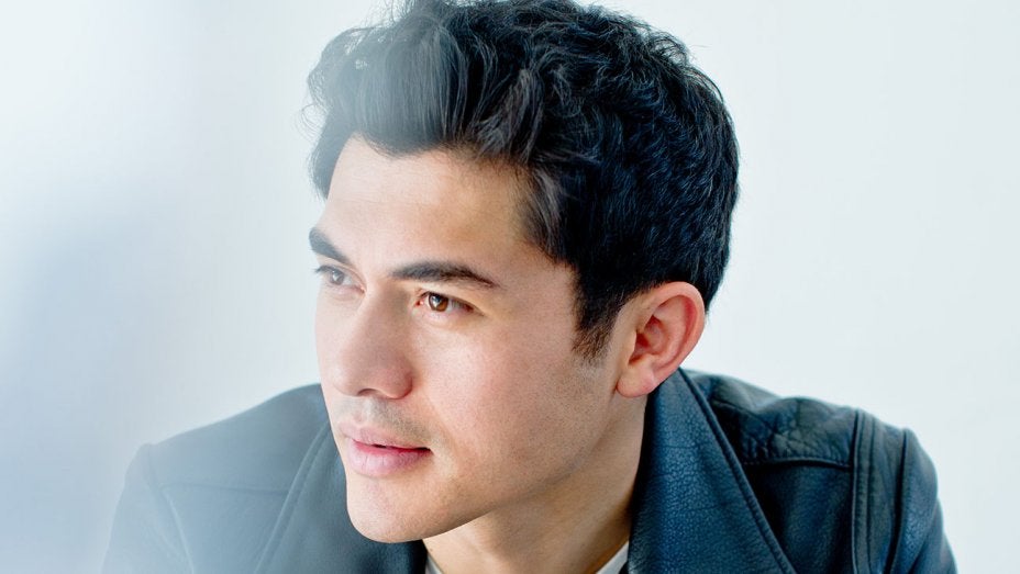 Malaysian Actor Henry Golding Landed a Major Hollywood Role with Anna Kendrick - World Of Buzz 1