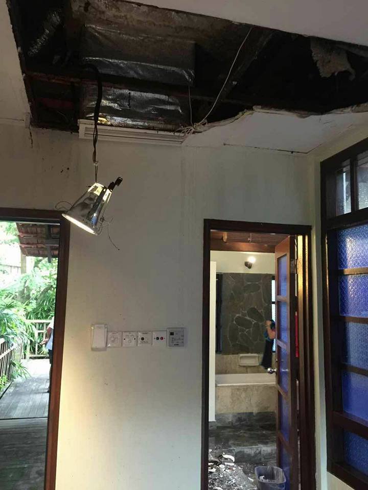 Malaysian Shares Scary Moment Their Port Dickson Chalet's Ceiling Collapsed - World Of Buzz 7