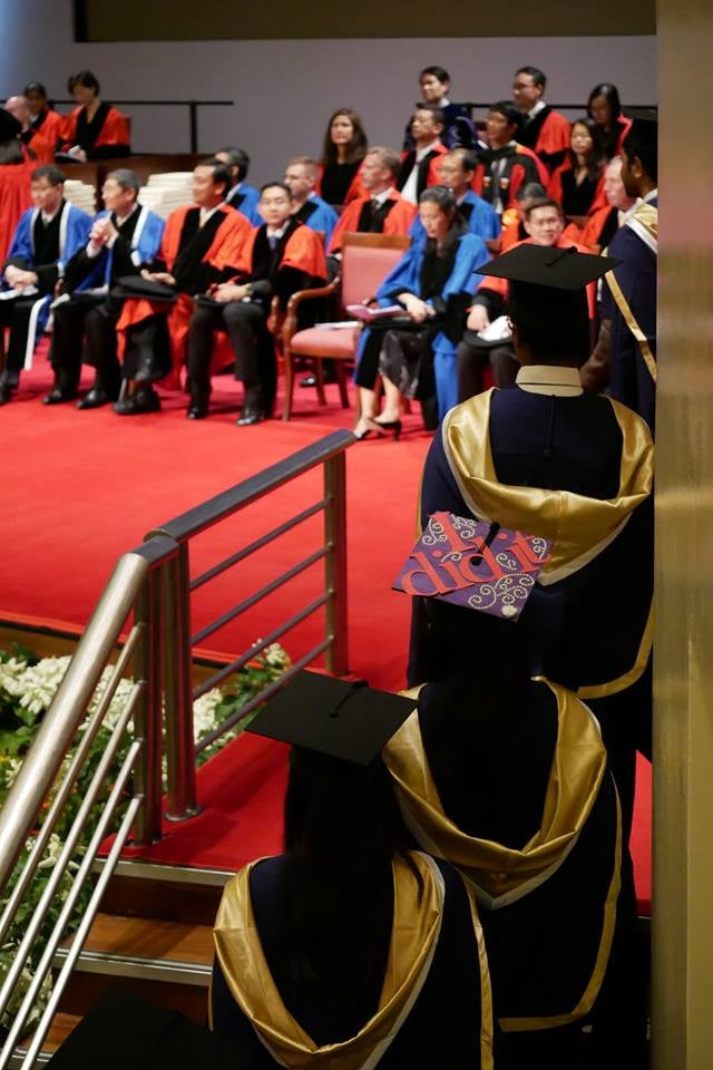 Man Shares Inspiring Story Of Graduating With Honours After Always Being In The Last Class - World Of Buzz 4