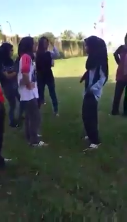 Police Investigates Viral Video Of Teenage Girls Bullying Another Girl In Sabah School - World Of Buzz