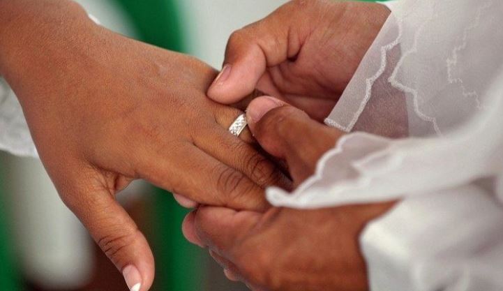 Some 16yo Girls are Mature Enough for Marriage, Says M'sian Politician - World Of Buzz 1