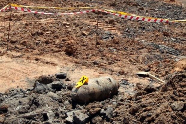 World War II Bomb Found Still Active, Malaysian Police Close Roads to Defuse it - World Of Buzz 1