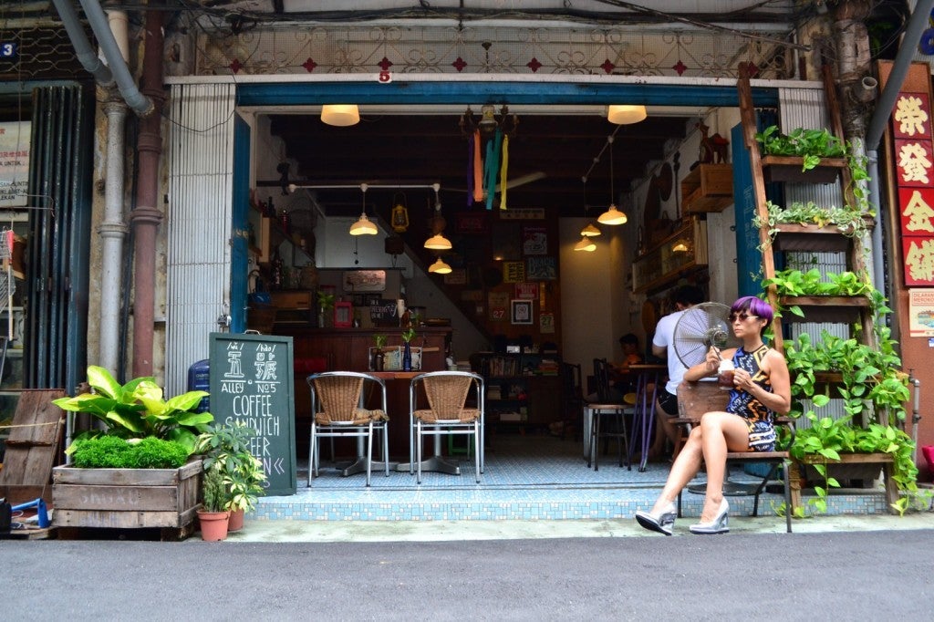 10 Cafes in Malacca That Will Give You the #BuangBalik Feels - World Of Buzz 14