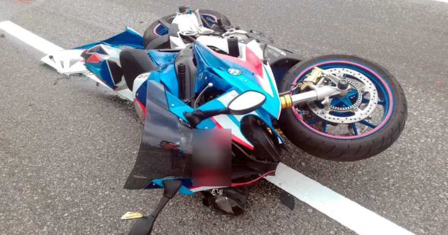 Biker Horrifically Dies In Kulai Accident, Daughter Begs Public Not To Share His Photos - World Of Buzz 2