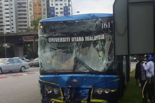 Buses Transporting SEA Games Athletes Meets with Accident, Matches Temporarily Postponed - World Of Buzz