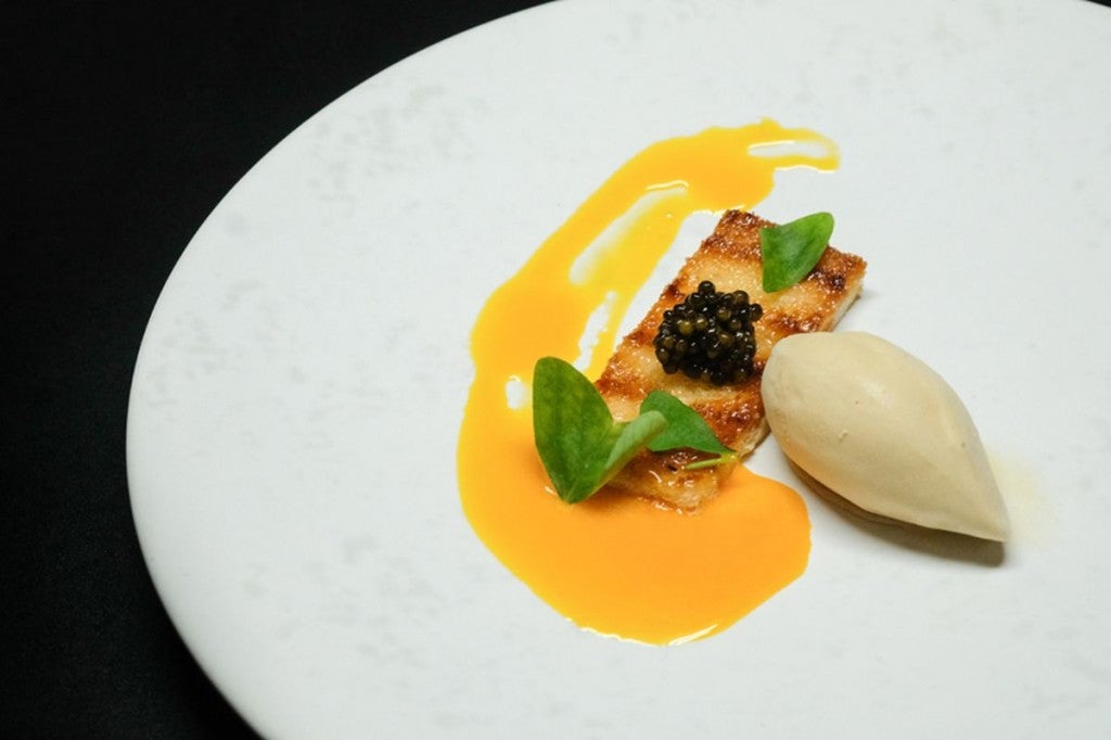 This Restaurant Serves Chilli Crab Ice Cream and More Strange Food Combos! WORLD OF BUZZ