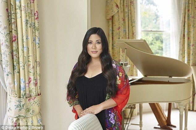 Daughter of Malaysian Tycoon Gives up RM1.7 Billion Inheritance for Love - World Of Buzz 1
