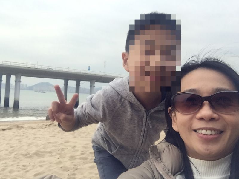 Malaysian Mother And Son Unfairly Banned From Leaving China, Here's Why - World Of Buzz 3