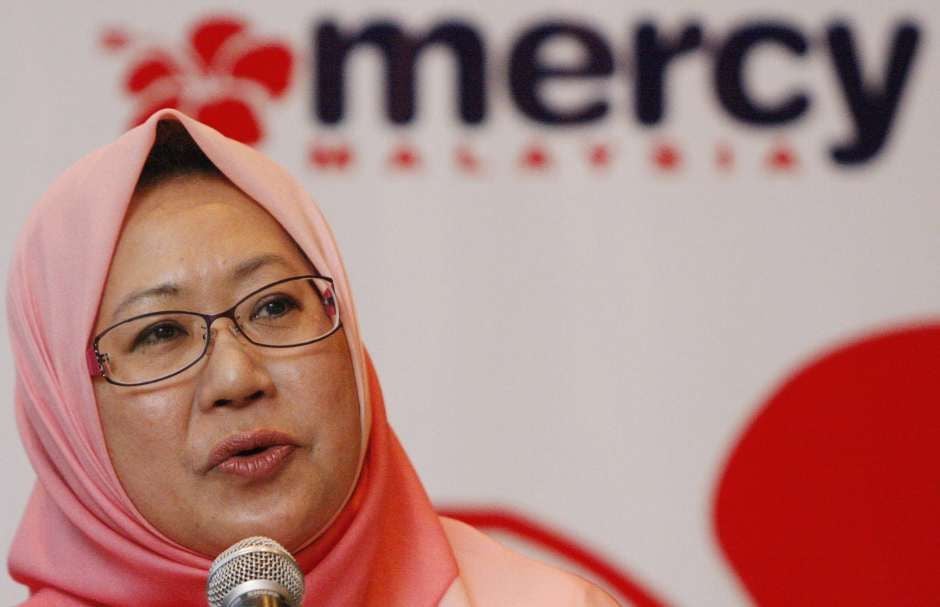 Mercy Malaysia Founder Once Stitched Herself up After Being Shot to Help Her Patients - World Of Buzz 1