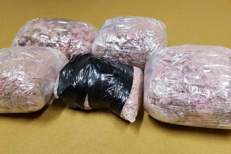 Suspects From Singapore And Mal Arrested With A Shocking 2.1Kg Of Heroin - World Of Buzz