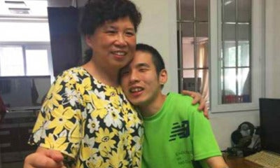 This 'Tiger Mum' Helped Her Son With Cerebral Palsy Become A Successful Translator - World Of Buzz 2