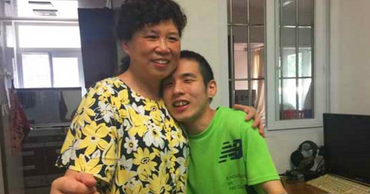 This 'Tiger Mum' Helped Her Son With Cerebral Palsy Become A Successful Translator - World Of Buzz 2