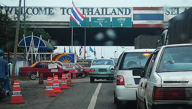 If You're Driving Into Thailand, Here's What You Should Know About The New Rule - World Of Buzz