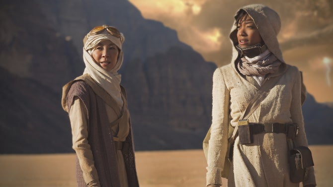 Malaysians Are Not Happy With What Happened To Michelle Yeoh's Character In Star Trek: Discovery - World Of Buzz 9