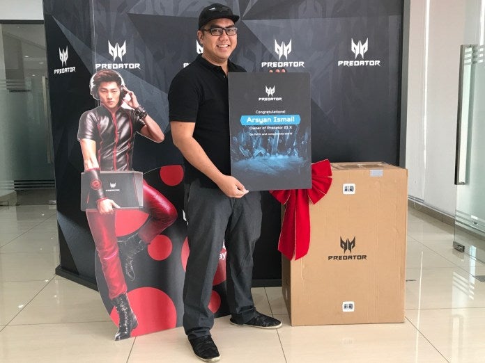Meet The First Malaysian to Spend Nearly RM40,000 On This Laptop - WORLD OF BUZZ 1
